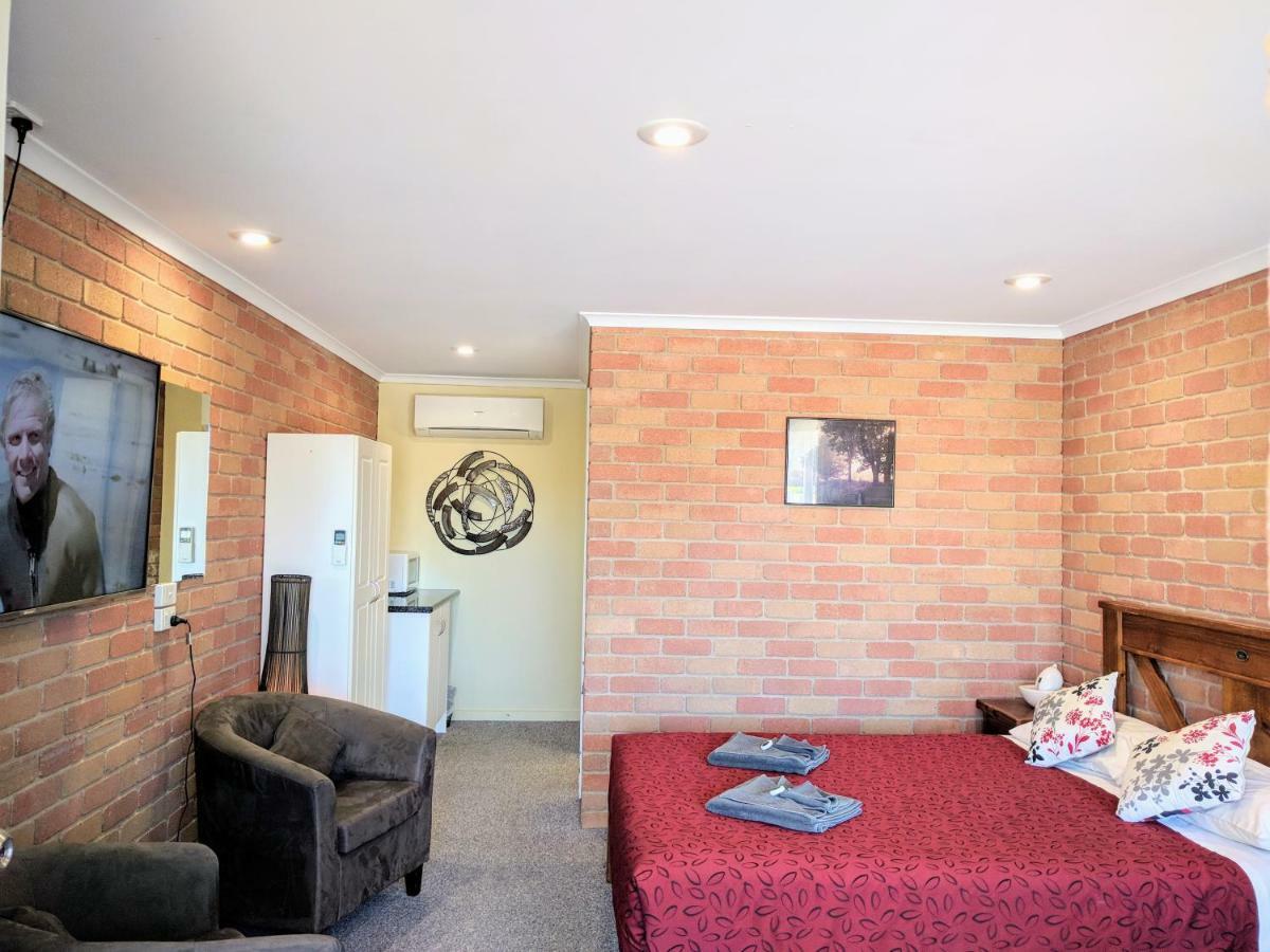 Travellers Inn Kaniva Bagian luar foto