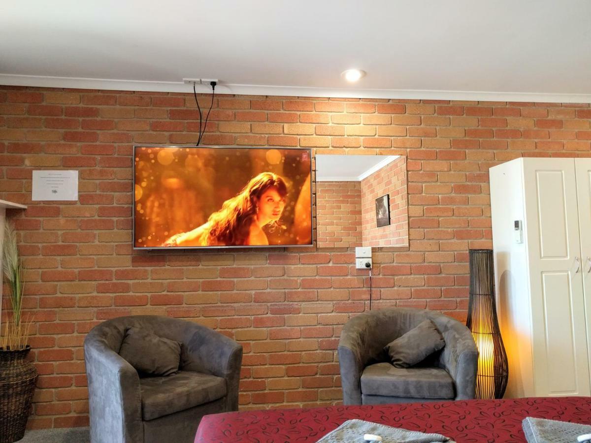 Travellers Inn Kaniva Bagian luar foto