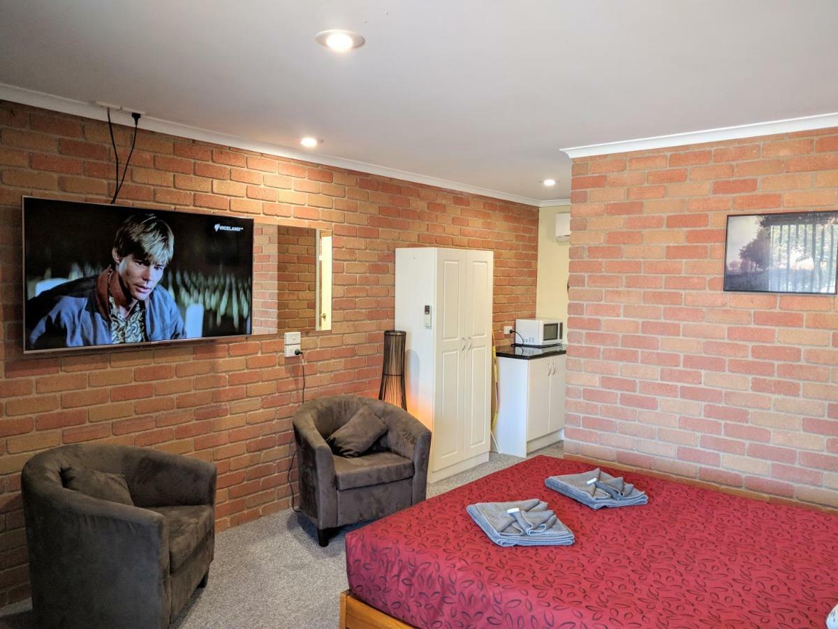 Travellers Inn Kaniva Bagian luar foto