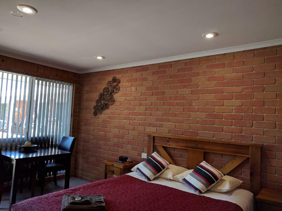 Travellers Inn Kaniva Bagian luar foto