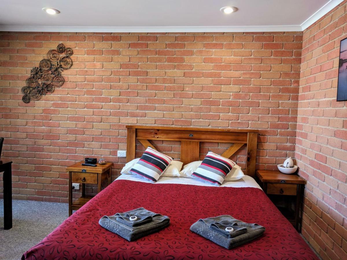 Travellers Inn Kaniva Bagian luar foto