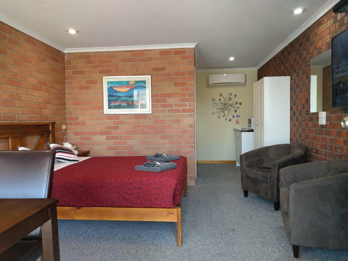 Travellers Inn Kaniva Bagian luar foto
