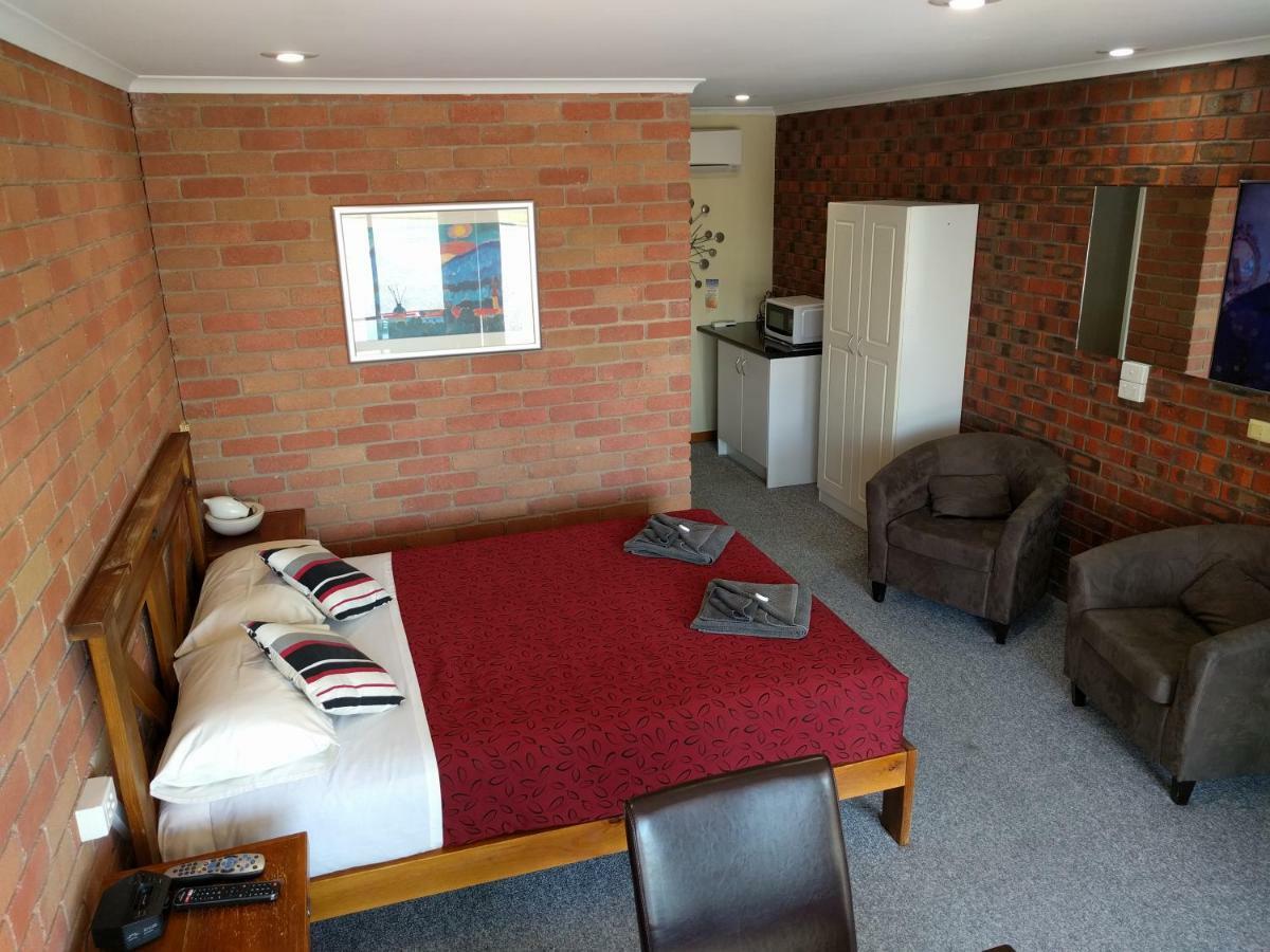 Travellers Inn Kaniva Bagian luar foto