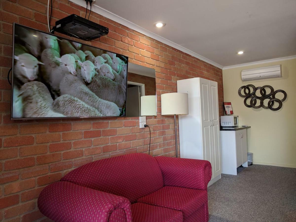 Travellers Inn Kaniva Bagian luar foto