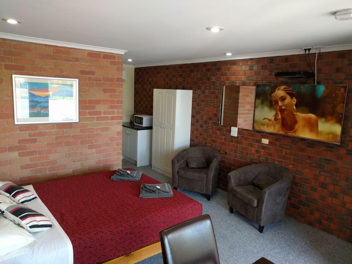 Travellers Inn Kaniva Bagian luar foto