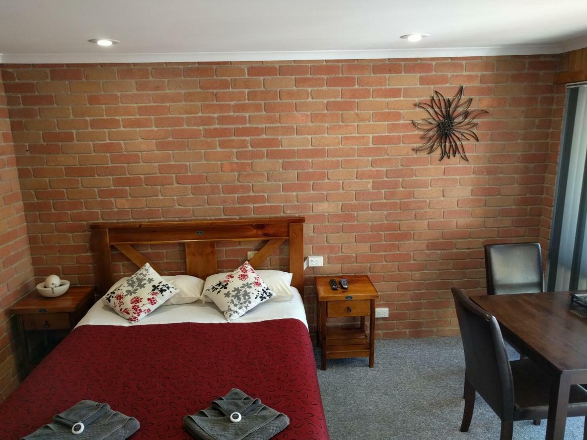 Travellers Inn Kaniva Bagian luar foto