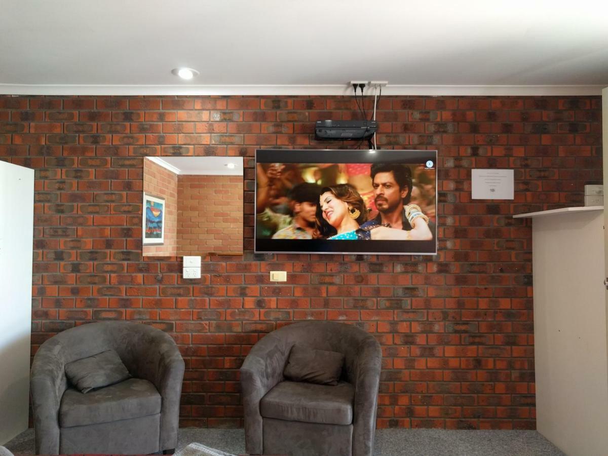 Travellers Inn Kaniva Bagian luar foto