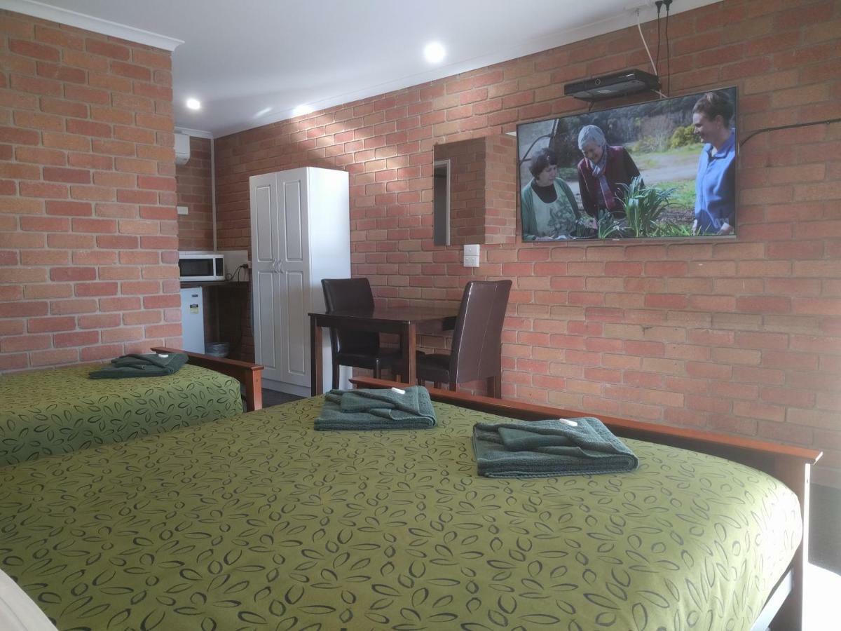 Travellers Inn Kaniva Bagian luar foto