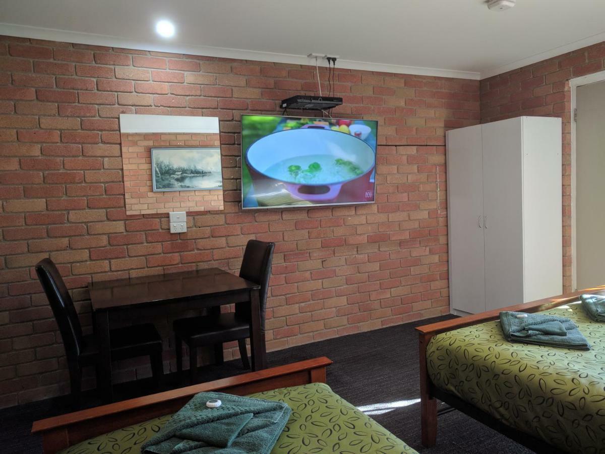 Travellers Inn Kaniva Bagian luar foto