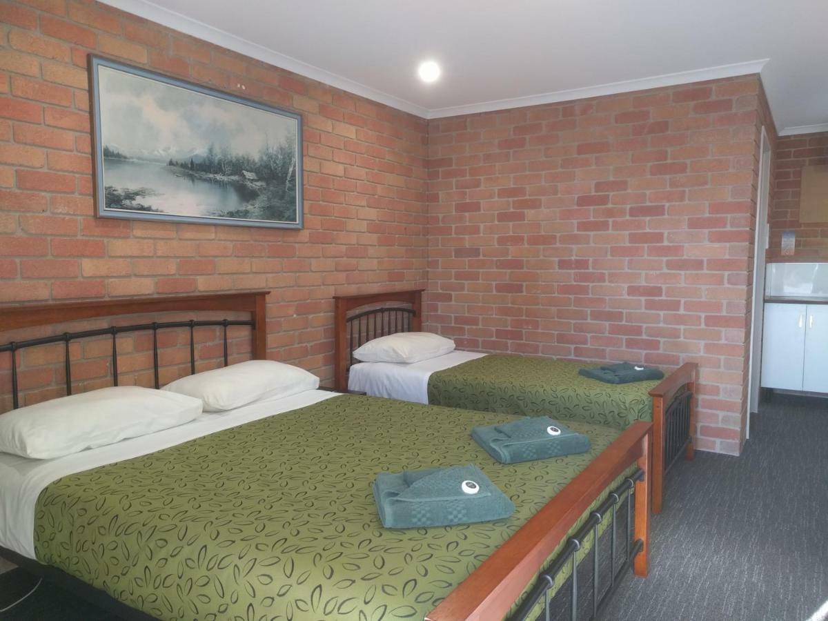 Travellers Inn Kaniva Bagian luar foto