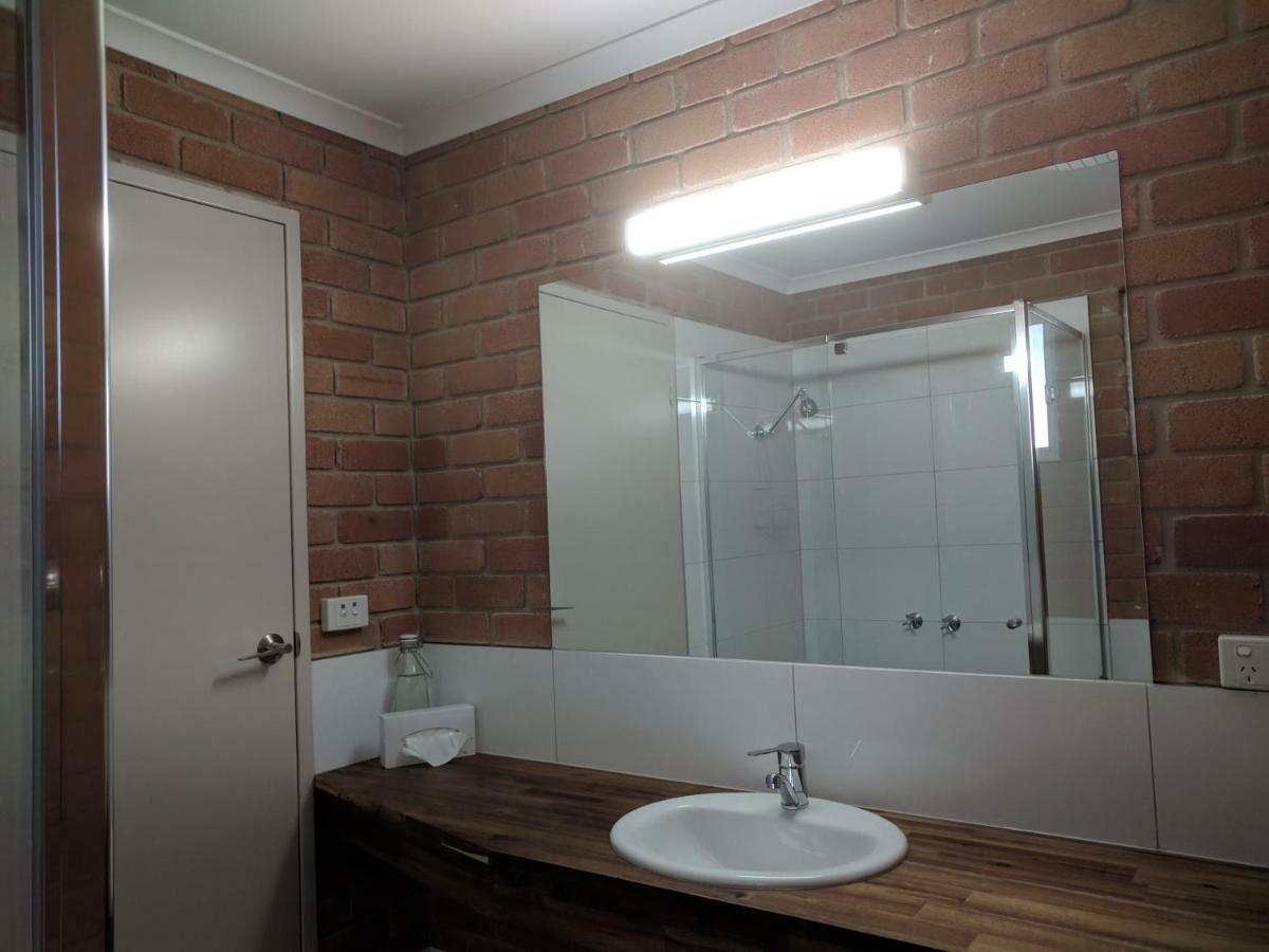 Travellers Inn Kaniva Bagian luar foto