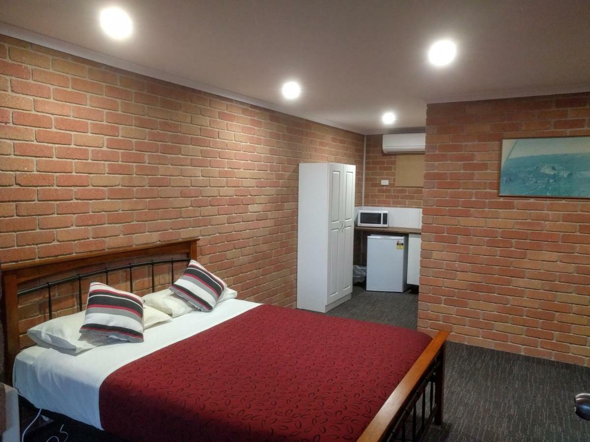 Travellers Inn Kaniva Bagian luar foto