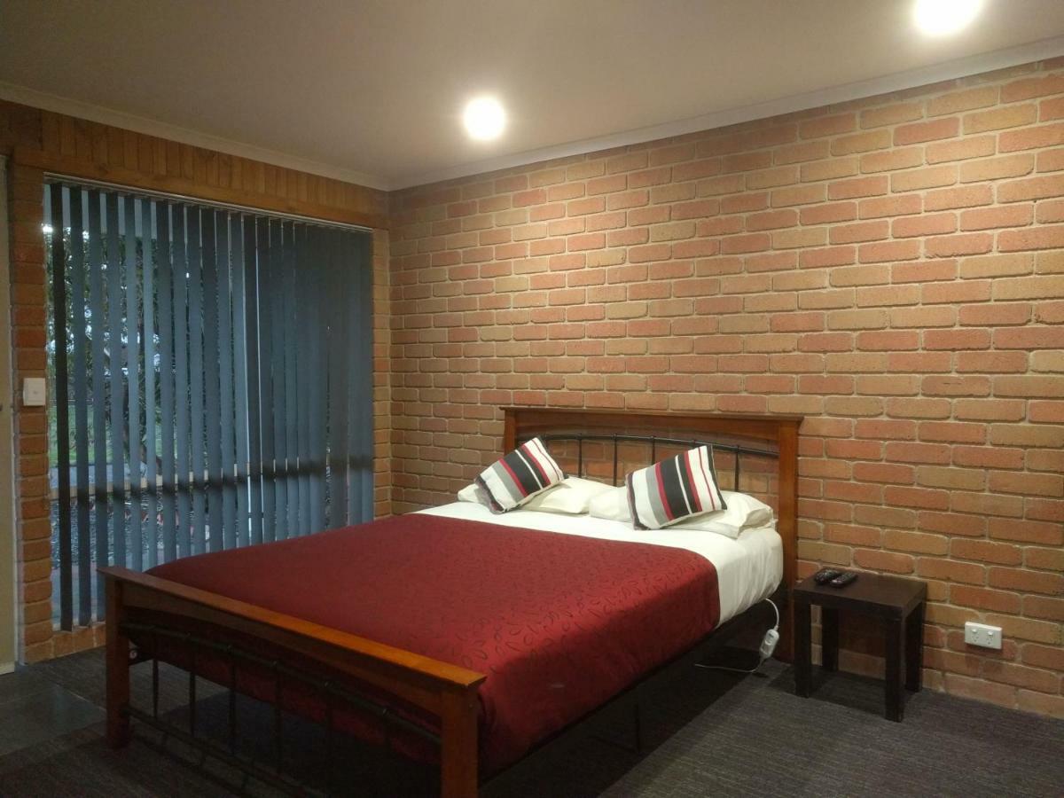 Travellers Inn Kaniva Bagian luar foto