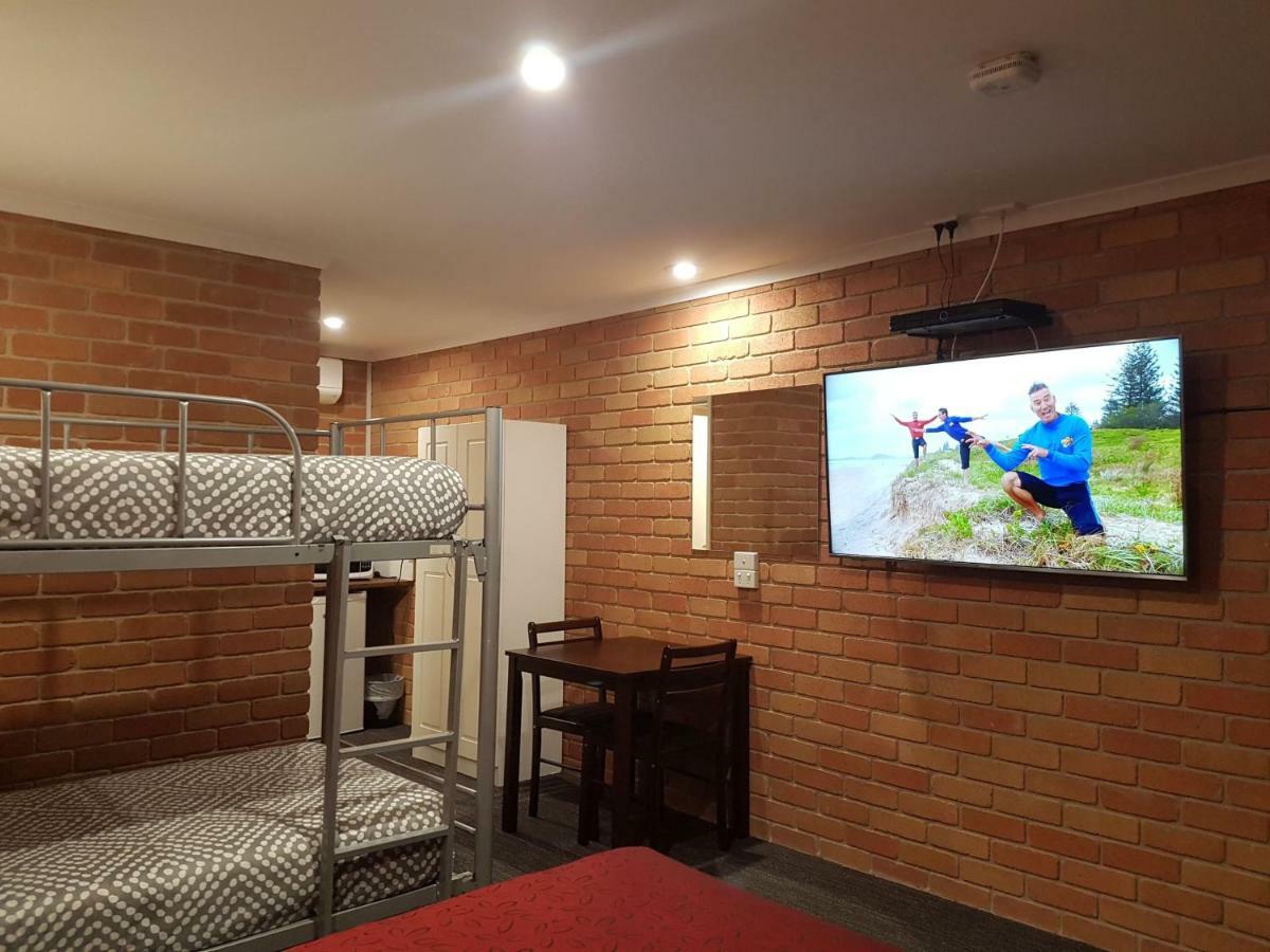 Travellers Inn Kaniva Bagian luar foto