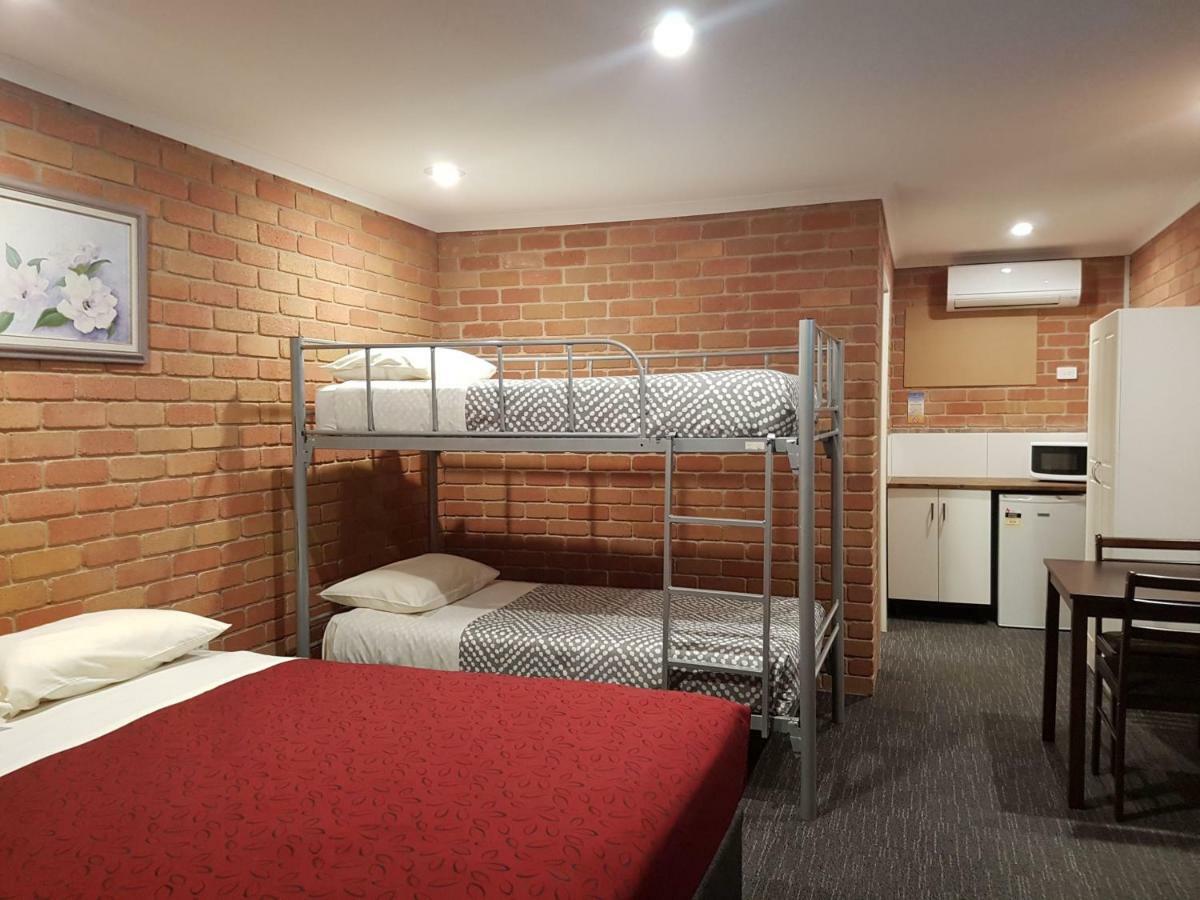 Travellers Inn Kaniva Bagian luar foto