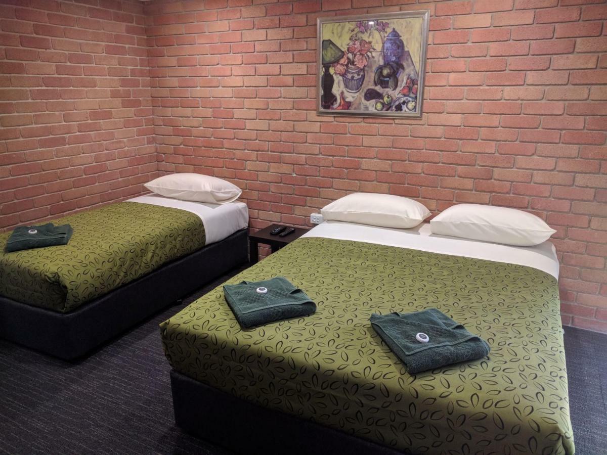 Travellers Inn Kaniva Bagian luar foto