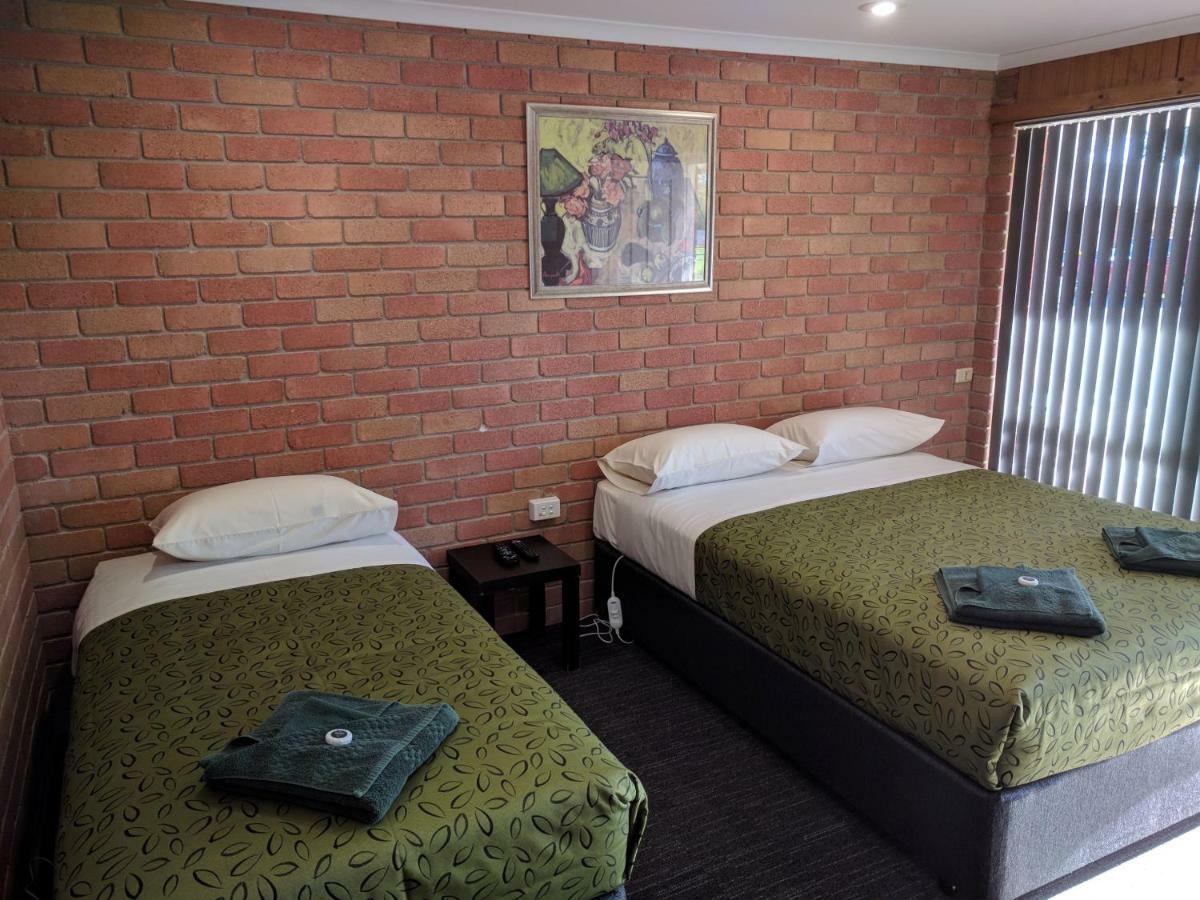 Travellers Inn Kaniva Bagian luar foto