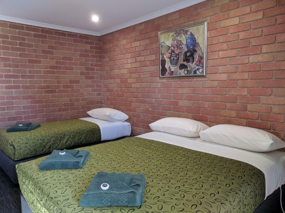 Travellers Inn Kaniva Bagian luar foto