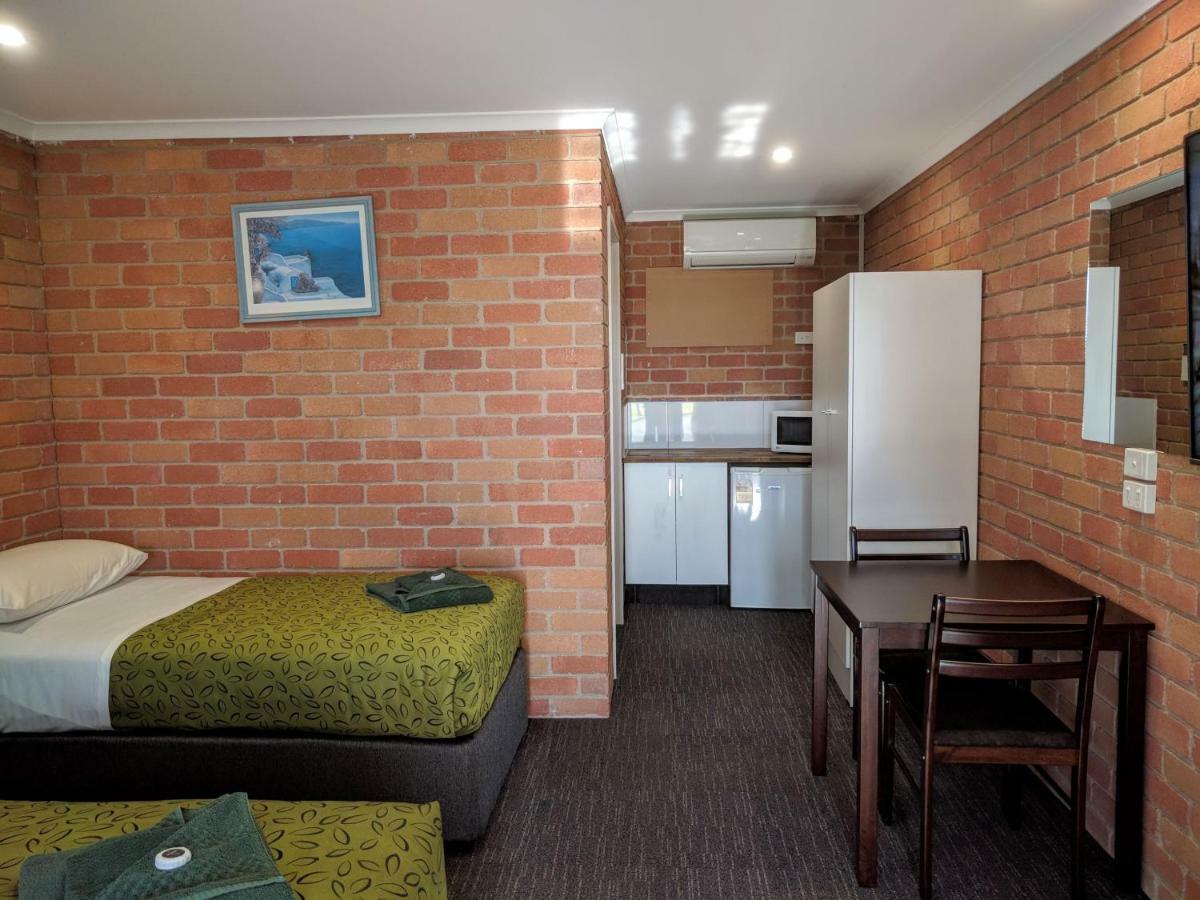 Travellers Inn Kaniva Bagian luar foto