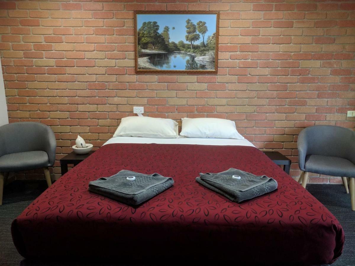 Travellers Inn Kaniva Bagian luar foto