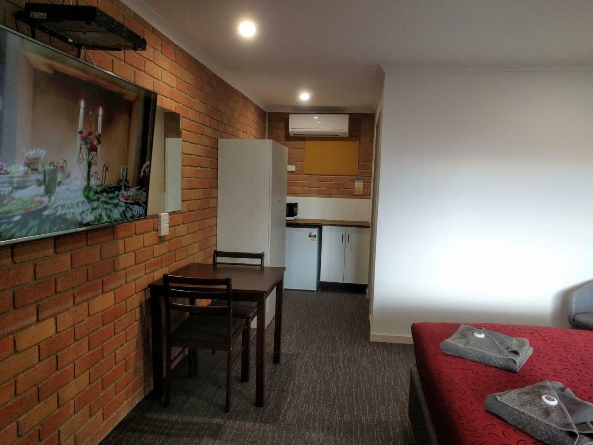 Travellers Inn Kaniva Bagian luar foto