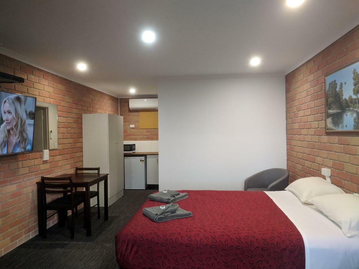 Travellers Inn Kaniva Bagian luar foto