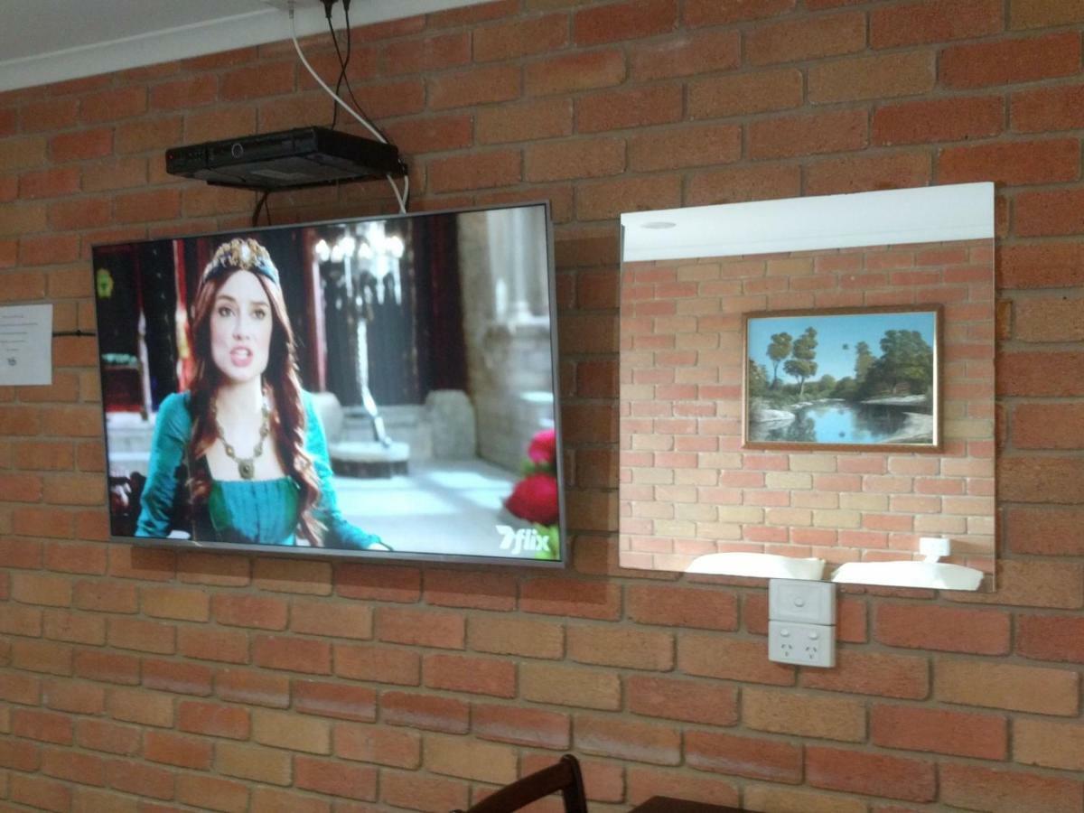 Travellers Inn Kaniva Bagian luar foto
